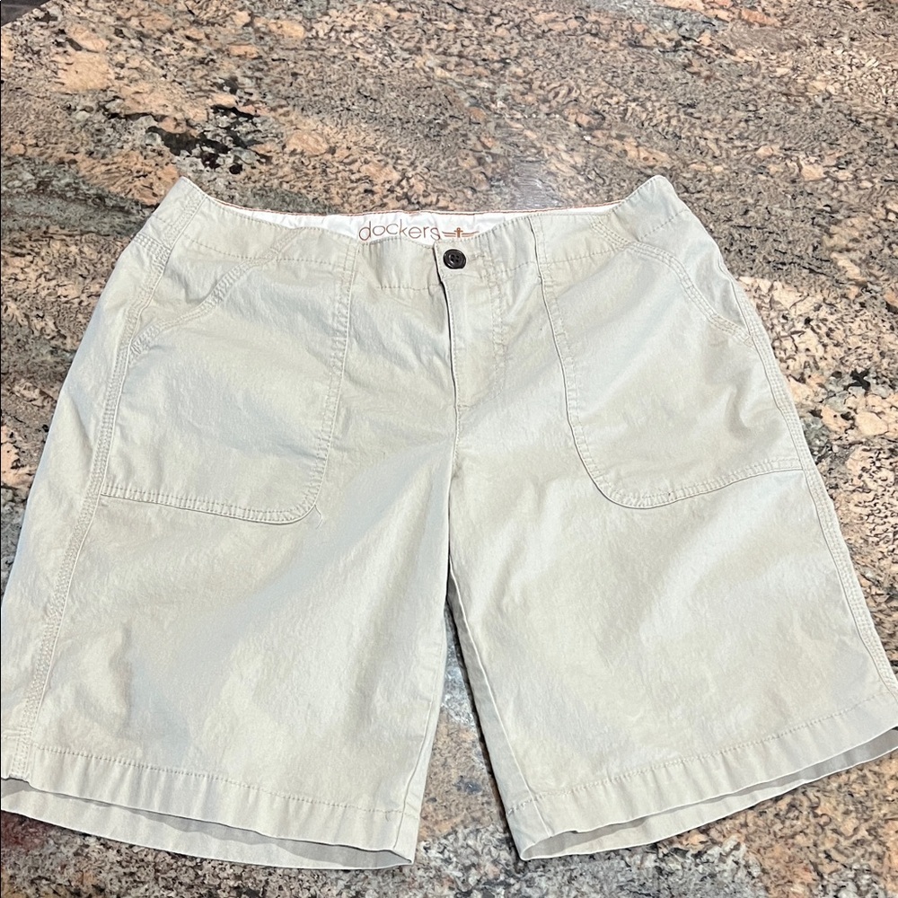 Dockers Women's Light Gray Shorts